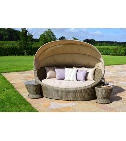 Winchester Daybed with Side Tables