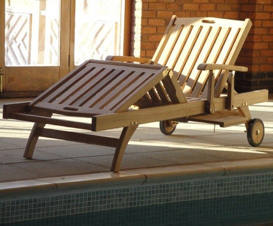 Stratford sun lounger With drinks tray