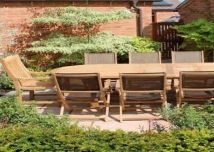 How to Clean Garden and Outdoor Teak Furniture
